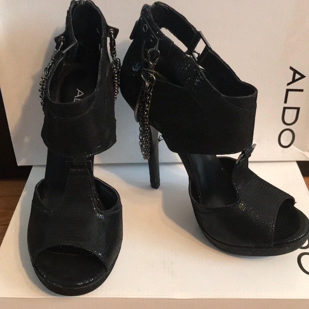BNWB Aldo Ozog bootie size 38/7.5